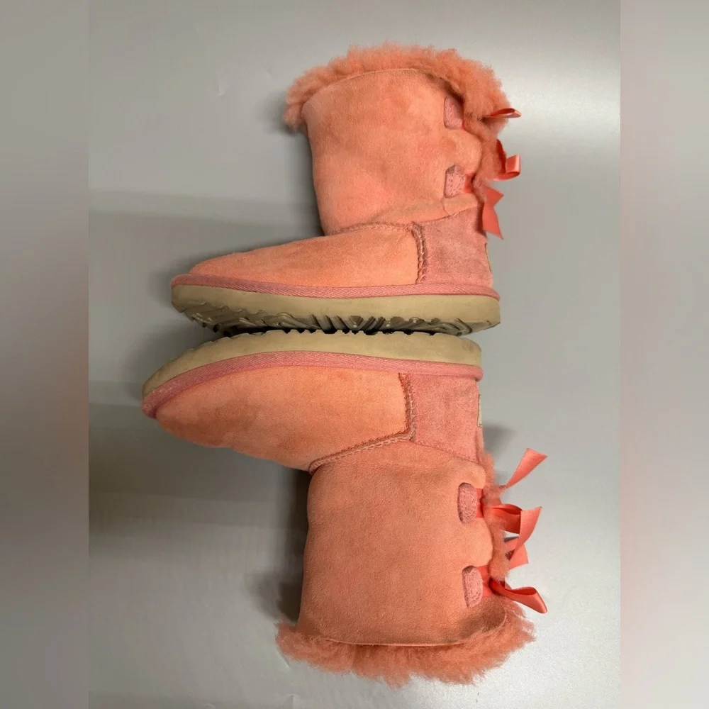 Ugg Boots Bailey Bow toddler Girls Suede Sheepskin size 11